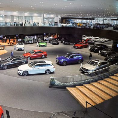Daimler Zentralisiert Vertrieb Und Service In Stuttgart