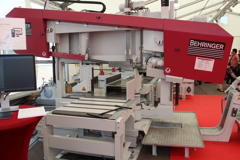 Eine weitere HBP-Säge mit Automatisierungssystemen bei den Partners 4 Steel. (Bild: Königsreuther)