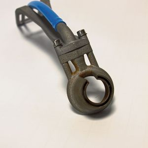 Die Schutzgasdüse wurde aus Aluminium additiv gefertigt.(Bild:  © Simone Käfer)