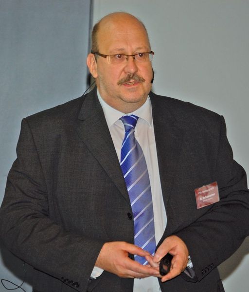 Expert Back Office Dr. Rolf Schumacher, Sick AG, Waldkirch: „Die neue Maschinenrichtlinie ist sowohl für den Hersteller als auch für den Betreiber von fahrerlosen Transportsystemen und Transportfahrzeugen bindend.“ Bild: Maienschein (Archiv: Vogel Business Media)