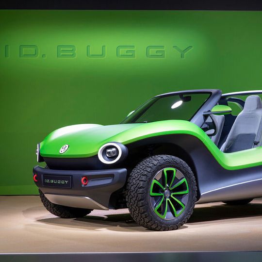 Die Neuinterpretation des Buggy aus den 1960er Jahren zeigt VW in Genf.(Bild:  VW)