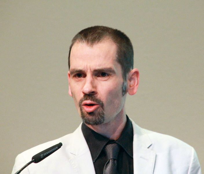 „TiMgN35 ermöglicht einen sehr wirksamen Korrosionsschutz durch eine einfache, 2,5 μm dicke, harte PVD-Schicht“, erläuterte Martin Balzer vom FEM. (Bild: Itasse)