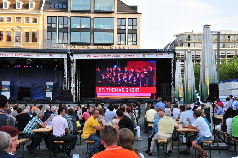Die Eröffnungsfeier konnten Interessierte bei einem Public Viewing in der Leipziger Innenstadt live mitverfolgen. (Foto: Schmidt)