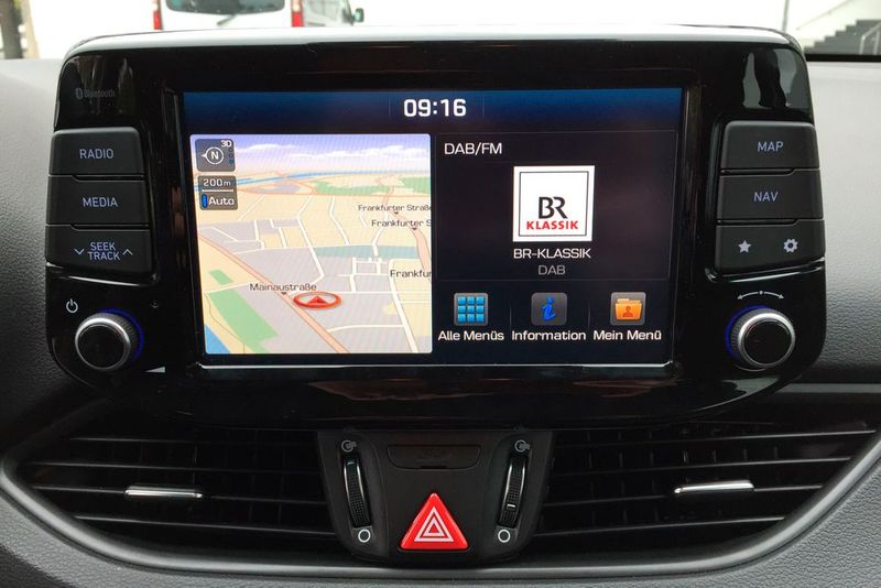 ... und das Radio. 40 Prozent davon waren Digitalradios (DAB). (Bild: Faust / »kfz-betrieb«)