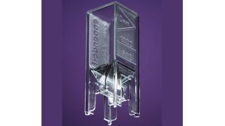 Die voll UV-durchlässige Einweg-Küvette von Eppendorf ist jetzt in neuer Form erhältlich.  (Bild: Eppendorf)