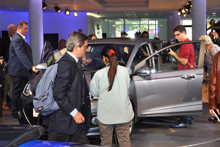 Das Interesse an dem Fahrzeug war groß. (Foto: Wehner)