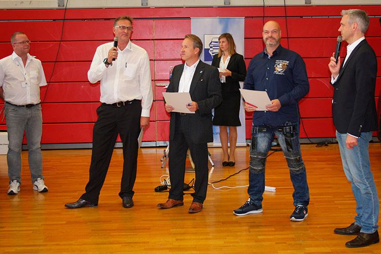 Von links: Referent Mirko Albrecht, Jury-Mitglied Detlef Eickholz, BFA-Präsident Markus Herrmann, HWK-Dozent Holger Knauth und DAT-Pressesprecher Martin Endlein.  (BFA)