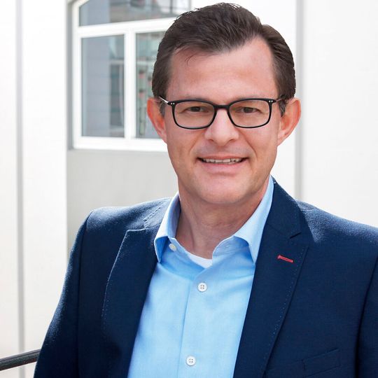 Stefan Utzinger ist seit 2004 für NovaStor tätig, seit 2007 verantwortet er als CEO die weltweiten Geschäftstätigkeiten des Unternehmens. Nachdem er zunächst die Abteilung Research & Development leitete, übernahm er in der Folge die Position des Executive Vice President Marketing & Technology, bevor er dann CEO wurde.(Bild:  NovaStor)