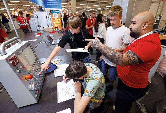 Staunen, experimentieren und selbst Hand anlegen in der der Erlebniswelt «Faszination Technik».(Bild:  Ruben Sprich)