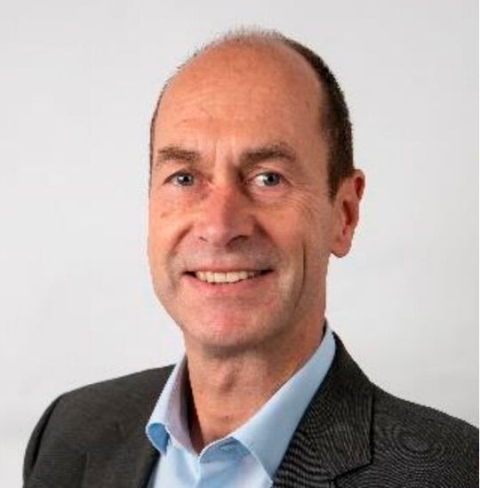 „Bei Maxphotonics bieten wir hochwertige, moderne Lasertechnik zu erschwinglichen Preisen, die durch eine einfache und sichere Bedienbarkeit überzeugt“, kommentiert Dr. Klaus Krastel, Global Director BU Welding, bei Maxphotonics.(Bild:  Maxphotonics)