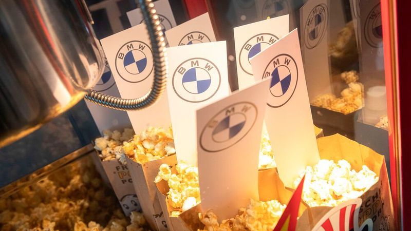 BMW war einer der Sponsoren der Fachtagung, konnte aber nicht selbst dabei sein. Die Münchener versüßten den Teilnehmern deshalb den Tag mit kostenlosem Popcorn. (Stefan Bausewein)