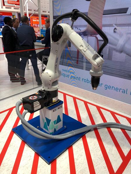 Lackier-Roboter von Dürr und Kuka, gesteuert durch intelligente Systeme der Software AG. (IT-BUSINESS)
