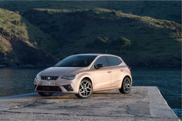 New SEAT Ibiza – Red Dot Award 2017: Die Herausforderung bei der Gestaltung des Seat Ibiza der fünften Generation von SEAT, S.A., Martorell, Spanien war, dass er frisch und jung und gleichzeitig erwachsen und ausbalanciert erscheinen sollte. Das Ergebnis ist ein Auto mit harmonischen Proportionen, das einen agilen und starken Eindruck hinterlässt. Das Raumangebot im Inneren ist großzügig, das Interieur bietet zudem hohen Komfort.  (Bild: SEAT/Red Dot)