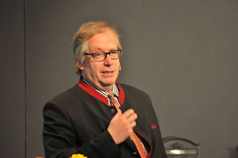 Der Vortrag von Rechtsanwalt Elmar Fuchs stand unter der Überschrift: „Du hast Recht: Der Kfz-Betrieb und die Kundenerwartung.“ (Zietz / »kfz-betrieb«)