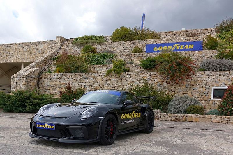 ... über den Porsche 911 GT3 RS bis hin zu ... (»kfz-betrieb«/Jan Rosenow)