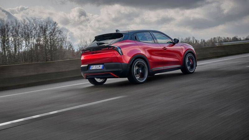 Der Veloce wirkt besonders schick und dynamisch. (Bild: Alfa Romeo)