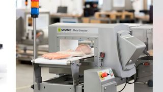 Die LED-Signalsäule Esign signalisiert eindeutig und zuverlässig in den gängigen Ampelfarben rot, gelb und grün den aktuellen Status der Produktionslinie. (Bild: Werma)