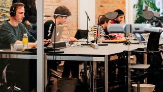 Im Berliner Mindsphere Open Space entstehen neue digitale Geschäftsmodelle, Anwendungen und Services mit dem offenen Siemens-IoT-Betriebssystem Mindsphere. (Bild: Siemens)