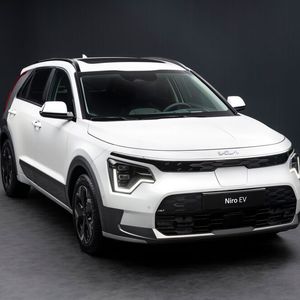 (Kia)