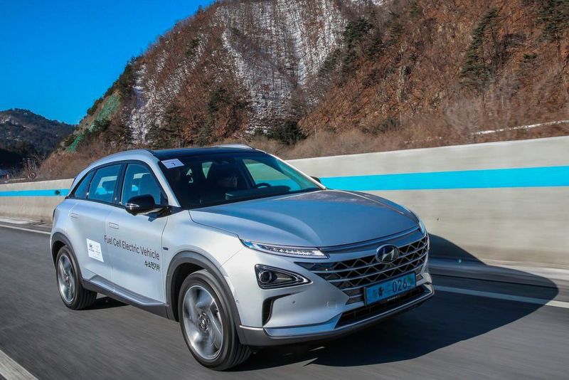 Auf den ersten Blick ist das Brennstoffzellenauto ein ganz normales SUV. (Stefan Grundhoff, press-inform)