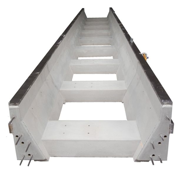 Bild 7: Aus Hochleistungsbeton (Sorbtech des Maschinenherstellers Homag) werden bis zu 9 m lange Maschinenbetten hergestellt. Das robuste Maschinenbett dämpft Schwingungen. Es ist temperaturträge. (Bild: Homag)