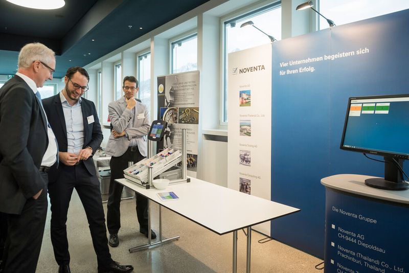 Die Besucher konnten sich an der Standmesse über Produkte und Dienstleistungen der Aussteller informieren. (Thomas Entzeroth)