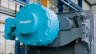 Der Recyclingspezialist Vecoplan ist unter anderem für diese Art von Zerkleinerungsanlagen für Kunststoffe bekannt. Um noch umfangreichere Prozesse anbieten zu können, hat man sich nun den Reinigungsexperten „Pla.to“ ins Boot geholt. (Bild: Vecoplan)