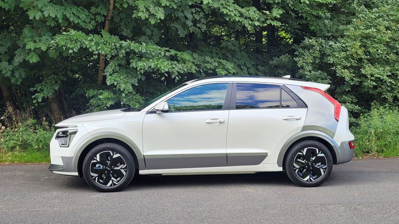 Vor Abzug der Förderung kostet das Elektroauto 47.590 Euro – und wird wohl wie bisher der beliebteste der drei Brüder sein. (Bild: Wehner/Vogel Communications Group)