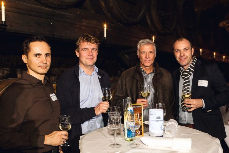 V. li.: Frank Pikos, MMD Automobile, André Winzer, CG Car Garantie, Frank Denzin, Volvo Deutschland, und Markus Holtz, Mobility Media, beim gemeinsamen Warm-up. (Foto: Stefan Bausewein)