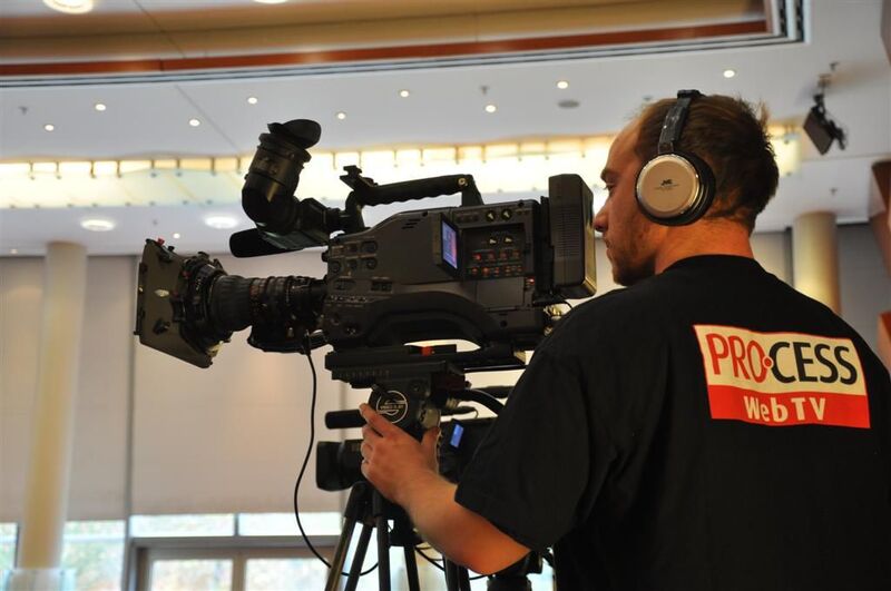 PROCESS begleitete die Namur-Hauptsitzung mit zwei Kamerateams. Die ersten Filme sind bereits auf process.de/namur veröffentlicht. Weitere FlipView-Interviews und Vortragsmitschnitte folgen. (Bild: M.Henig / PROCESS) (Bilder: M.Henig, J.Nellen / PROCESS)