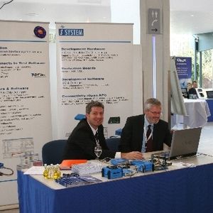  Alle namhaften Anbieter von Entwicklungswerkzeugen waren dabe: der Stand von iSystem...  (Archiv: Vogel Business Media)
