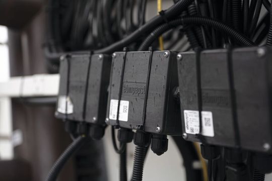 Bild 3: Die Intelli-Gate-Gateways schicken die Daten der Sensoren in die EBM-Papst-Cloud zur Auswertung.(Bild:  EBM-Papst)