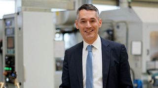 „Die Kapazitäten werden sich vom Automotive- in den Industriebereich verschieben“, erwartet Thomas Witzler, Geschäftsführer der NKE Austria. (NKE Austria)