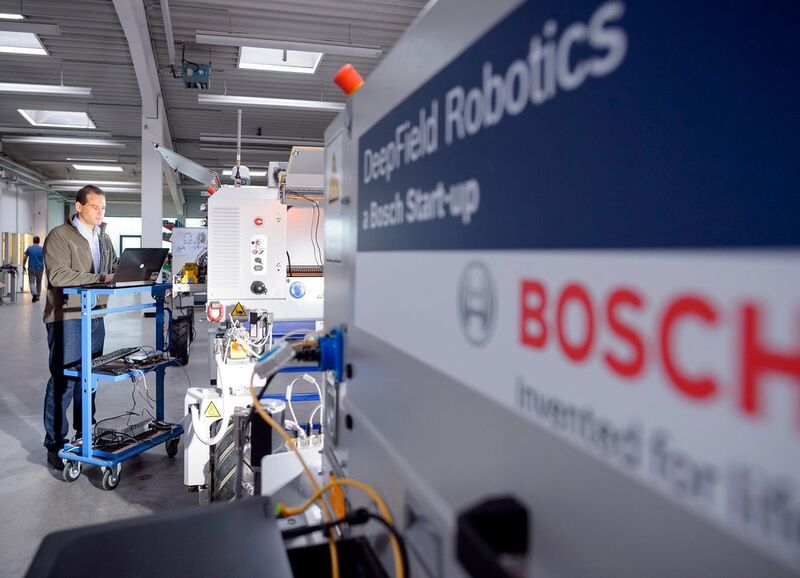 Die Entwicklung des Roboters dauerte sechs Jahre, dieser entstand ursprünglich in einem Forschungsverbund von Bosch, dem Landmaschinenhersteller Amazone und der Hochschule Osnabrück. (Bild: Deepfield Robotics)