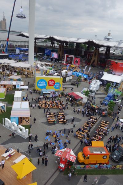 Der Eventbereich mit den Food-Trucks wurde gerne genutzt. (Bild: IT-BUSINESS)
