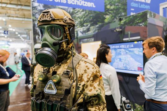 At Eudex, Dräger presented respiratory protection and gas detection for military applications, from personal protective equipment to integrated protection systems for vehicles and shelters.(Source:  Messe Essen)
