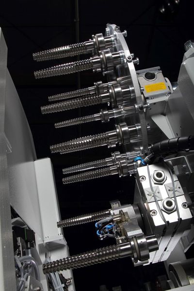 Spindeln in der Wiederaufbereitung beim Schuhmaschinenhersteller Desma in Achim. Das Unternehmen ist Anwendungspartner im Projekt LongLife. Es setzt auf Kaskadennutzung. (Bild: Universität Bremen)