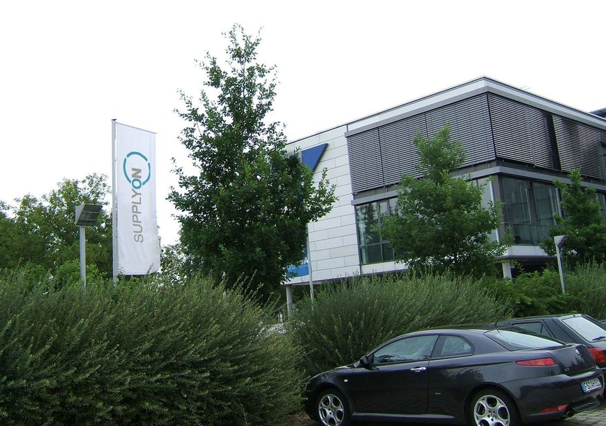 Firmengebäude.jpg ()