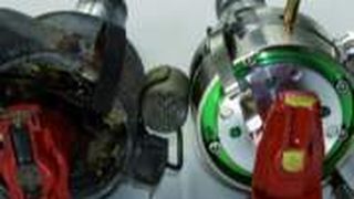 Der Limora-Verteiler (re.) ist eine komplette elektronische Zündanlage.  (Foto: Lauer)