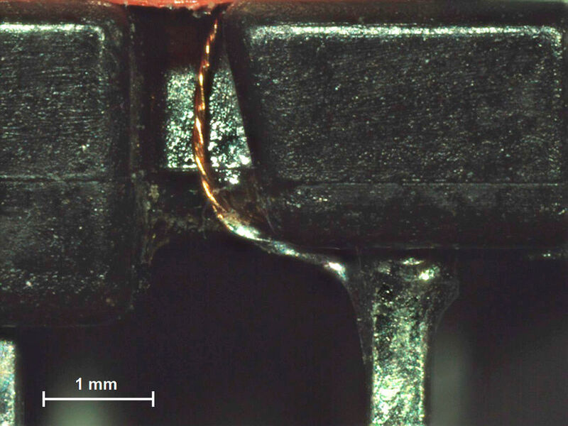 Ansicht einer Lötstelle durch das Industriemikroskop mit 80-facher Vergrößerung. (Bild: Zeiss Microscopy)