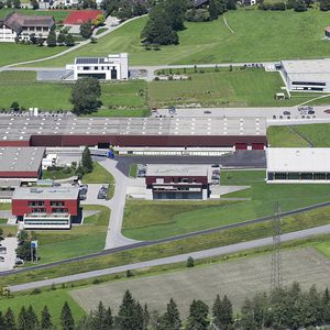 In Grüsch werden Markierlaser, Elektrowerkzeuge sowie Baugruppen für Trumpf Maschinen entwickelt und gefertigt. Zudem steht hier das zentrale Montagewerk für die Trumpf Laserflachbettmaschinen.