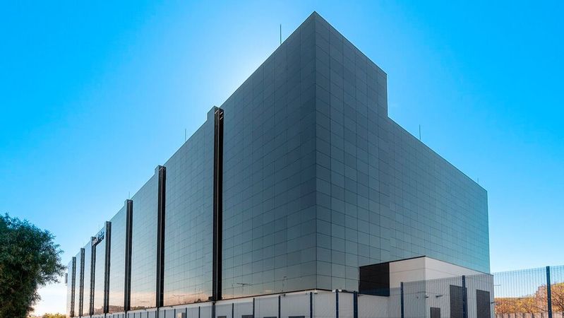 Das KI-Start-Up „Core Weave“ zieht in ein neues Datacenter in Barcelona. Dort setzt das Unternehmen Hardware ein, die 15 Megawatt (MW) benötigt.(info@joelmesas.com)