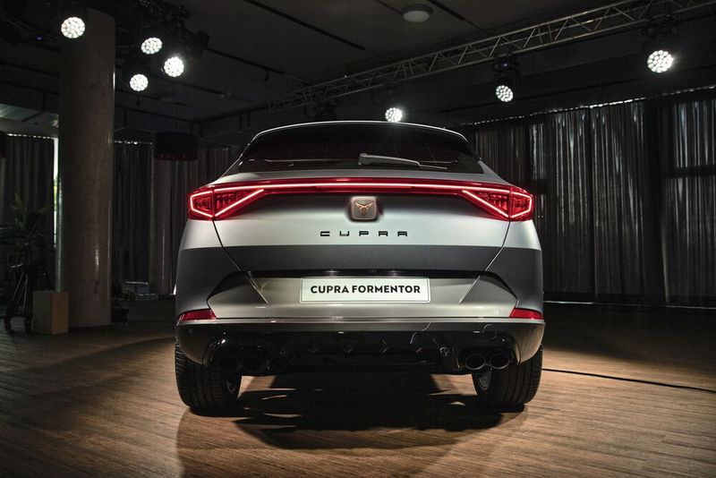 Preise nennt Seat noch nicht, aber bestellbar ist das  Modell vorab schon mal - in der First Edition für 1.000 Euro Reservierungsgebühr. (Bild: Seat)