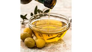 The production process of edible oils can produce undesirable substances. (creative commons)