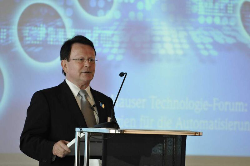 Dieter Schaudel moderierte am 27. Juni 2008 zum letzten Mal das E+H-Technologieforum in Reinach in seiner Funktion als CTO des Unternehmens. (Archiv: Vogel Business Media)