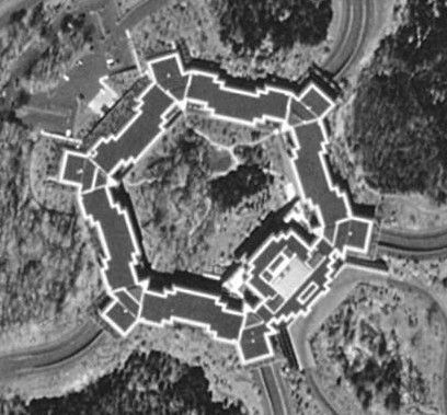 Merck has roughly 74,000 employees worldwide, 1,600 of whom are based in Germany. The aerial photo shows corporate headquarters in Whitehouse Station NJ, USA. (Picture: MBisanz/Wikimedia Commons)