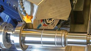 Die Mikro-Turn-Grind 1000 vereint die Schleifendbearbeitung sowie das Hartdrehen. (Hembrug)