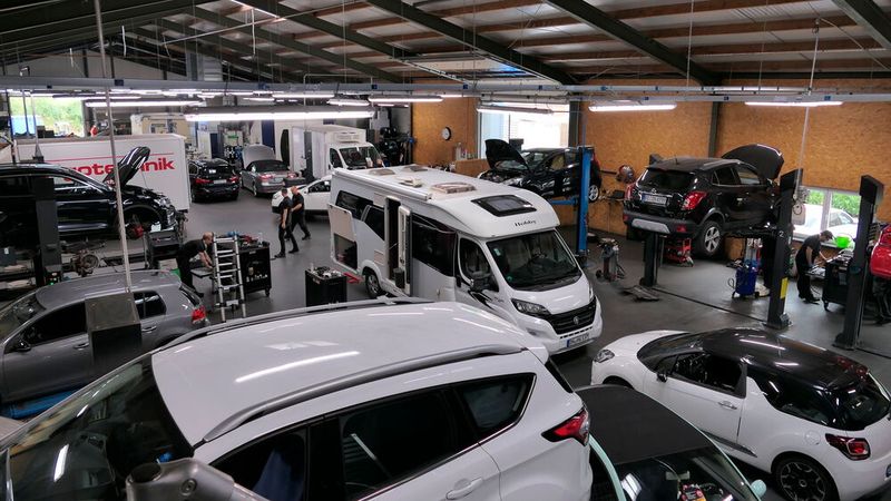 Ein Blick in die Werkstatt zeigt, dass die Erftstädter Werkstatt stark ausgelastet ist. (Bild: Wenz - VCG)