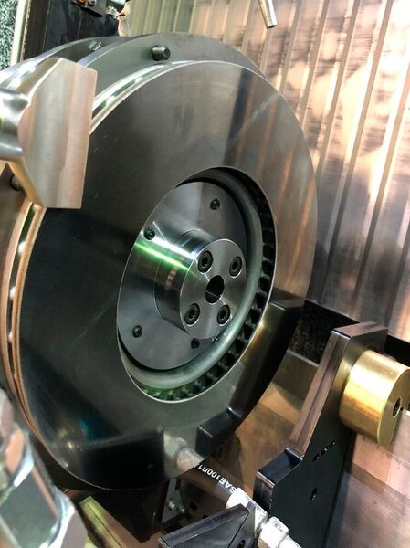 Eine mit dem „Extremen Hochgeschwindigkeits-Laserauftragsschweißen“ beschichtete Bremsscheibe. (Buderus Schleiftechnik/HPL Technologies)