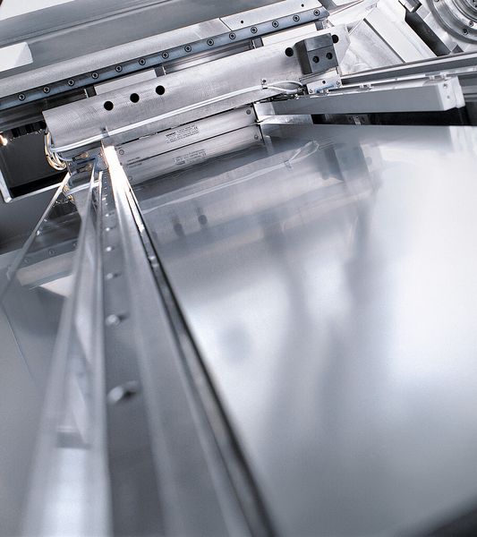 Tempo für die Werkzeugmaschine: Linearantriebe sorgen nicht nur für Geschwindigkeit, sondern auch für eine hohe Genauigkeit beim Positionieren.  (DMG Mori)